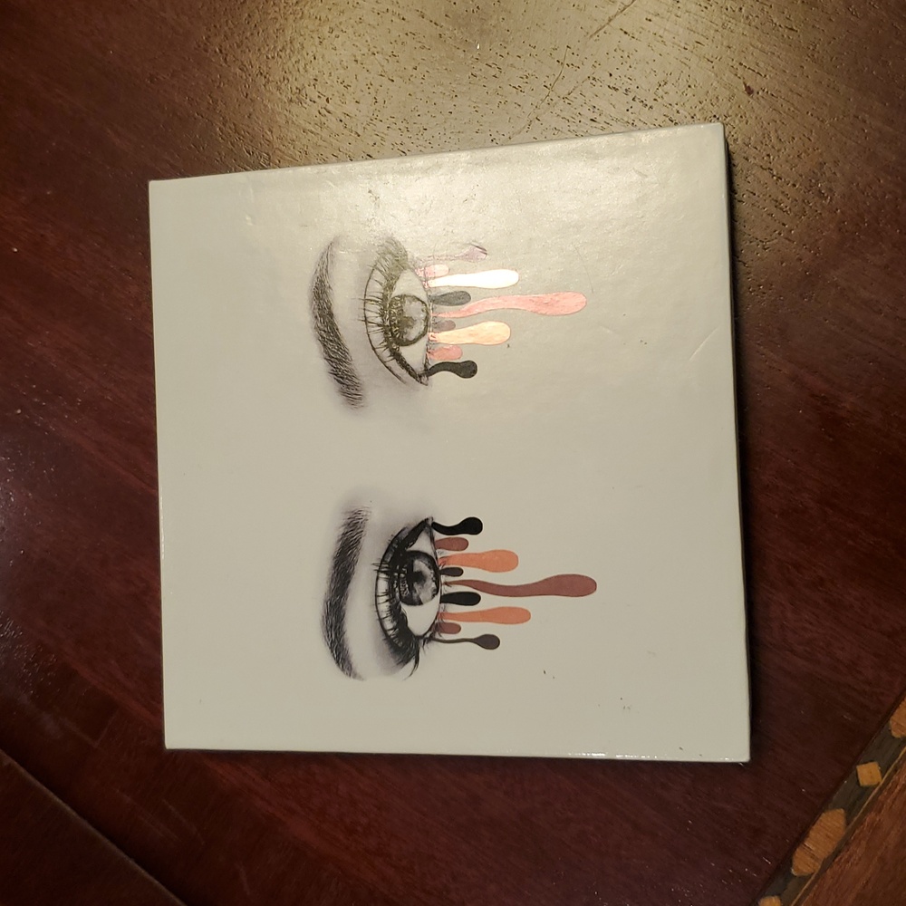 Kylie Cosmetics Pressed Powder Shadow Brown Tan Peach